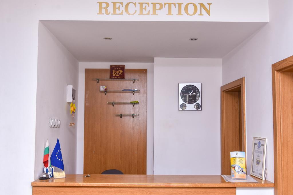 Family Hotel Saint Iliya Бургас Экстерьер фото