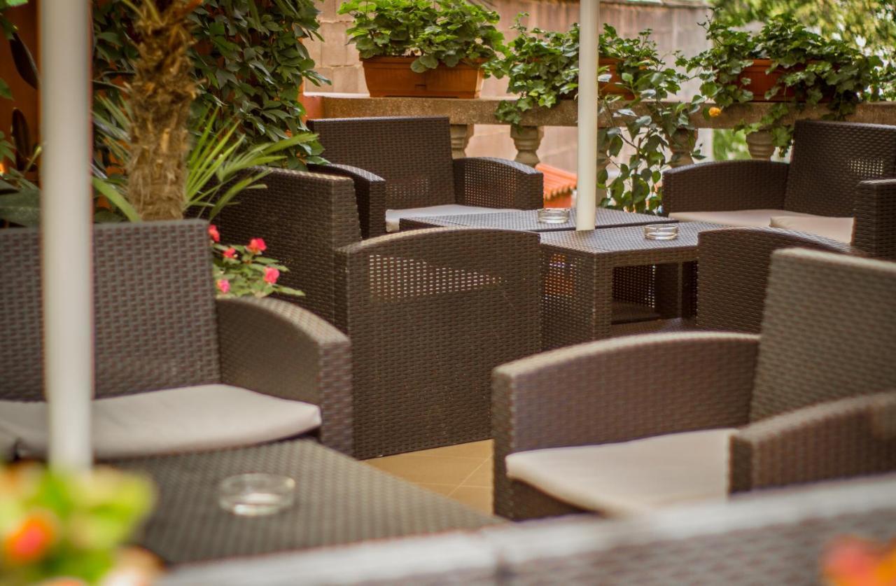 Family Hotel Saint Iliya Бургас Экстерьер фото
