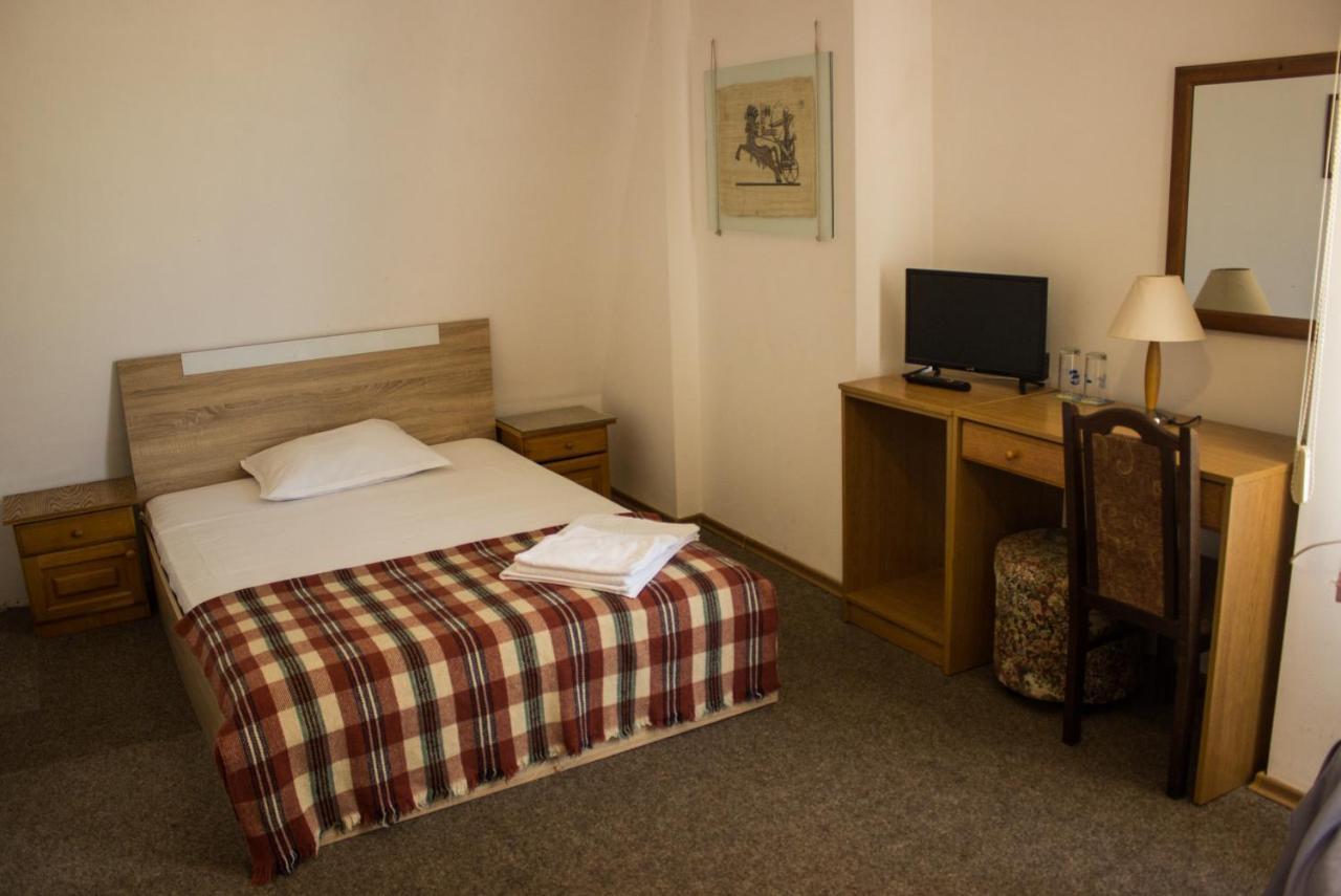 Family Hotel Saint Iliya Бургас Экстерьер фото