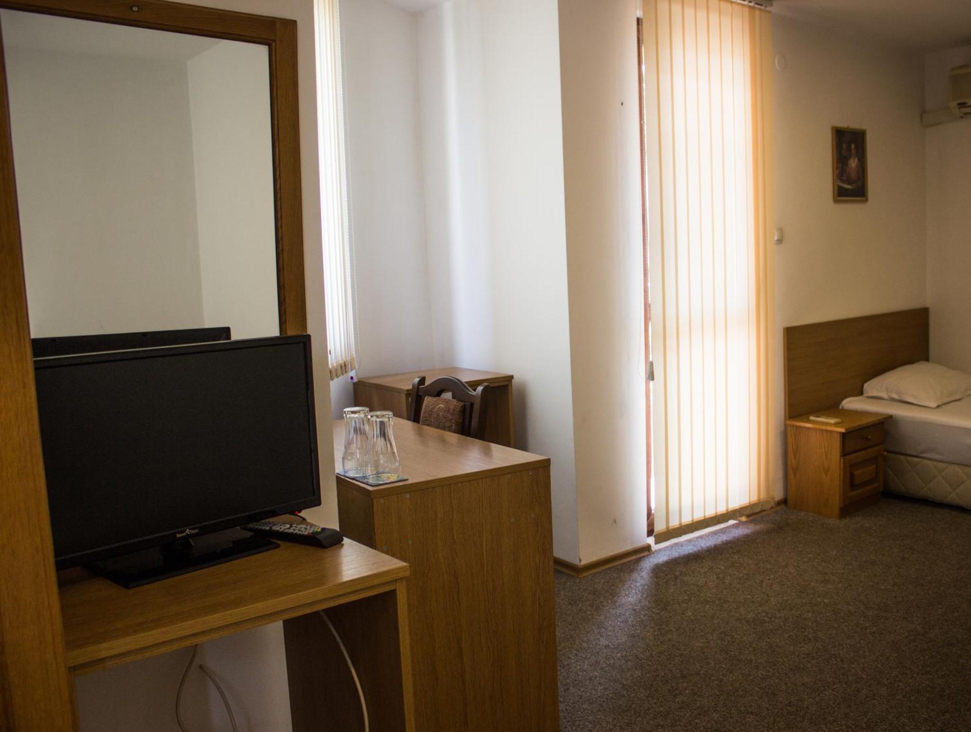 Family Hotel Saint Iliya Бургас Экстерьер фото