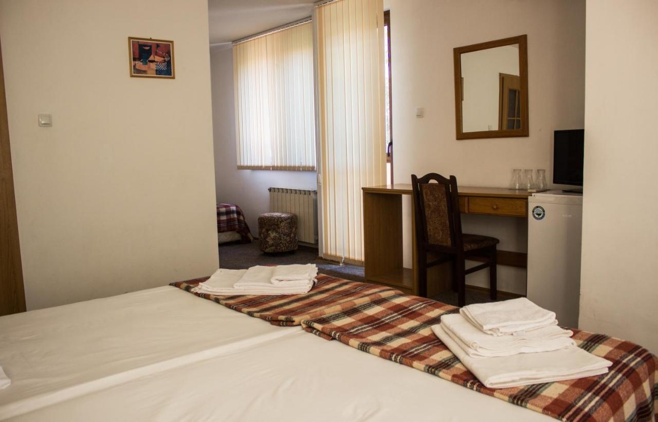Family Hotel Saint Iliya Бургас Экстерьер фото