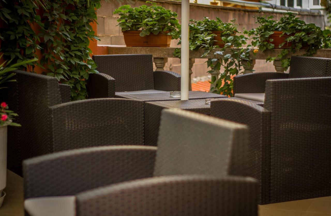Family Hotel Saint Iliya Бургас Экстерьер фото