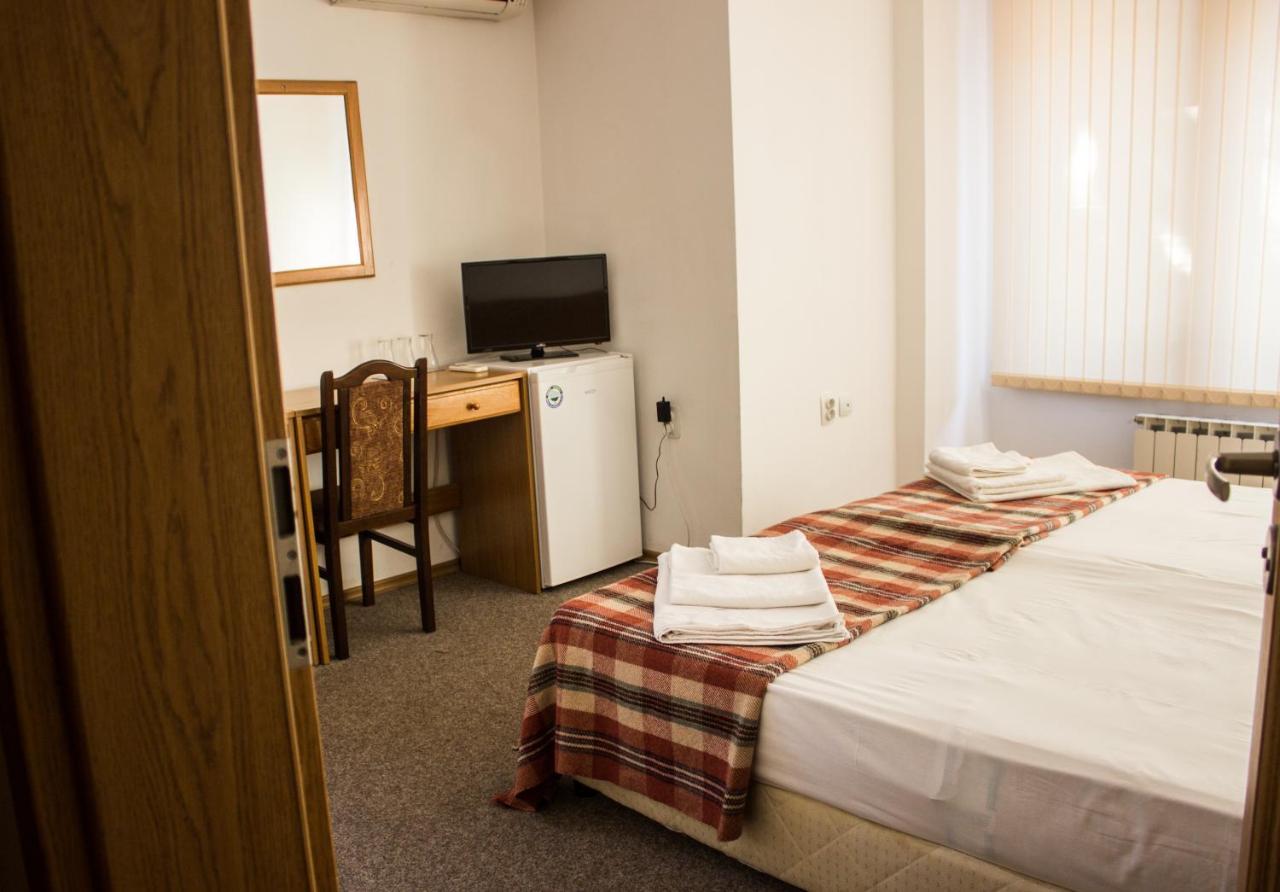 Family Hotel Saint Iliya Бургас Экстерьер фото