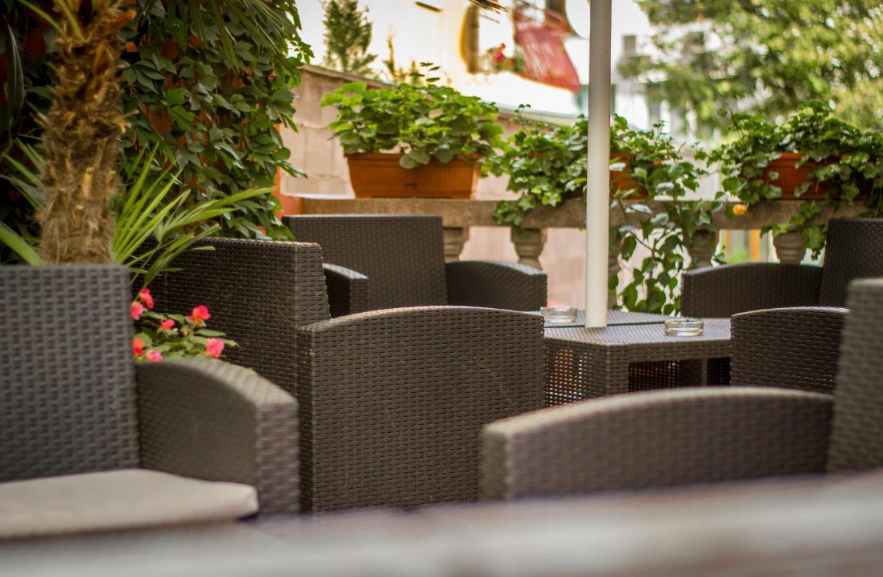 Family Hotel Saint Iliya Бургас Экстерьер фото