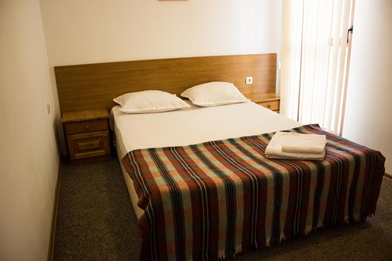 Family Hotel Saint Iliya Бургас Экстерьер фото