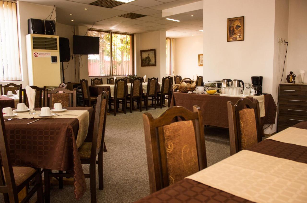 Family Hotel Saint Iliya Бургас Экстерьер фото